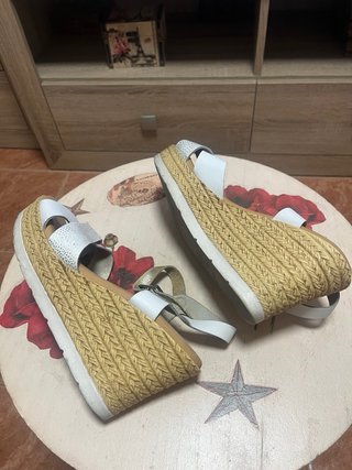 Sandalias de piel mujer blanco y plateado