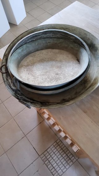 Set di 3 pentole antiche in rame