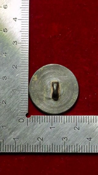 Botón Militar Antiguo con Número 96