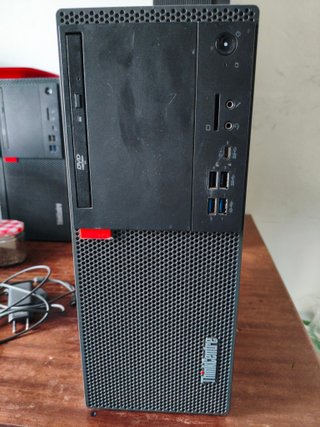 Lenovo ThinkCentre PC Fisso Nero