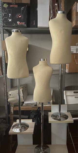 Lote 3 maniquíes beige y plateado