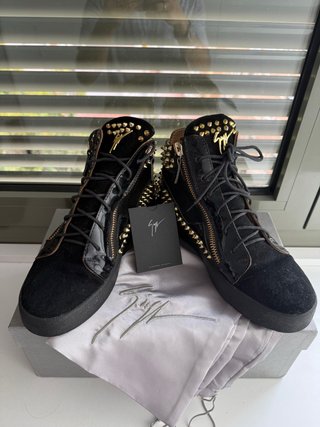 G. Zanotti charol comb tachuelas oro T.42 (23)
