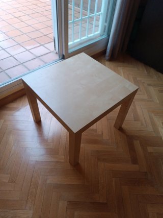 Mesa Auxiliar Ikea Efecto Roble. 55x55cm