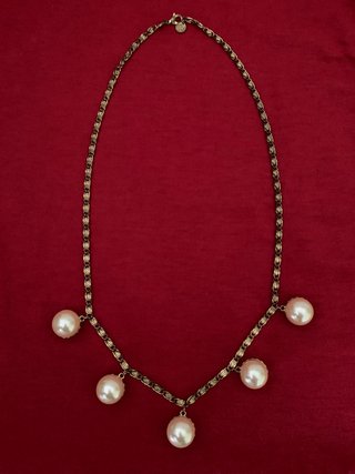 Collar Carolina Herrera perlas oro
