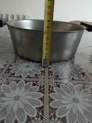 Piccola pentola in acciaio