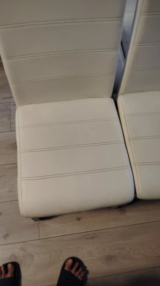 Set de 4 Sillas de Comedor Blanca. Sólo en persona