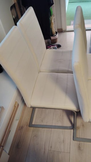 Set de 4 Sillas de Comedor Blanca. Sólo en persona