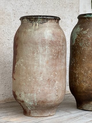 Pareja de tinajas antiguas policromadas de vino