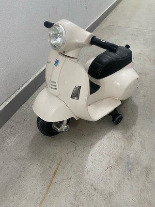 Moto eléctrica infantil estilo Vespa