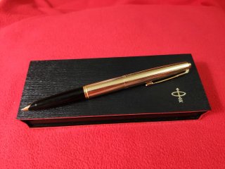 Parker 45 Pluma Estilográfica Chapada Oro
