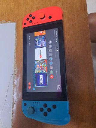 Nintendo Switch Azul y Rojo