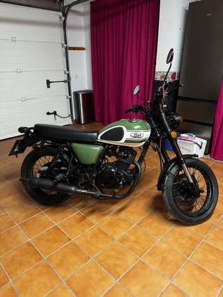Mash 125cc Naked Verde/Negra