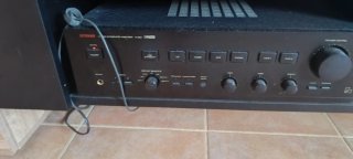 Amplificador Luxman A-353 y altavoces