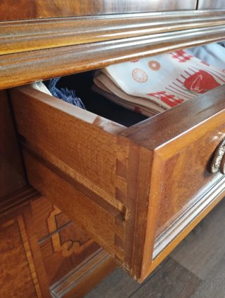 Muebles de Salón - Castaño macizo lacado