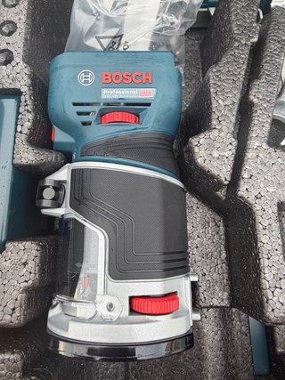 Fresadora Bosch GLF 18V-8 a batería