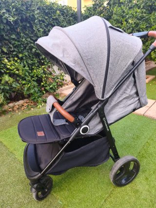 Carrito de paseo Kinderkraft gris