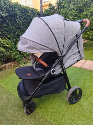 Carrito de paseo Kinderkraft gris