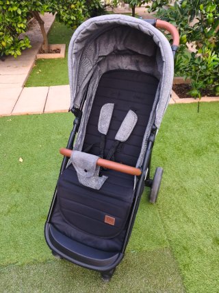 Carrito de paseo Kinderkraft gris