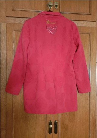 Desigual abrigo mujer 42 rojo jacquard corazones