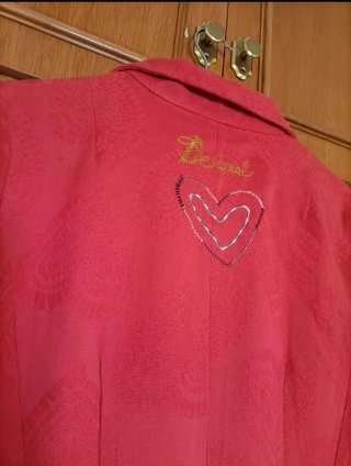 Desigual abrigo mujer 42 rojo jacquard corazones