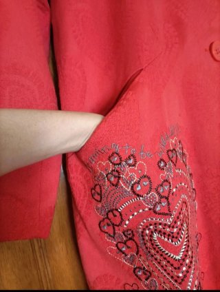 Desigual abrigo mujer 42 rojo jacquard corazones