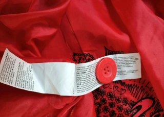 Desigual abrigo mujer 42 rojo jacquard corazones