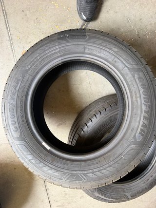 2 Neumáticos Goodyear EfficientGrip Cargo 2