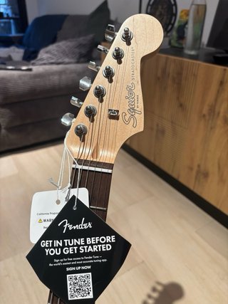 Guitarra Squier by Fender Stratocaster Pack