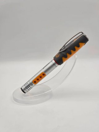 Caneta Rotring Core Titanium XL