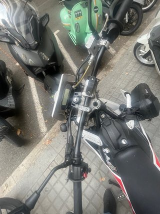 Rieju MRT 50 Roja y Blanca