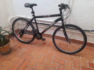 Bicicleta de Montaña Indur Negra