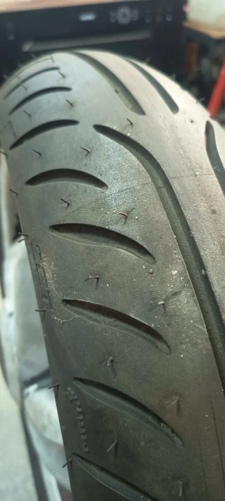 Llanta Aprilia SR 130/60-13