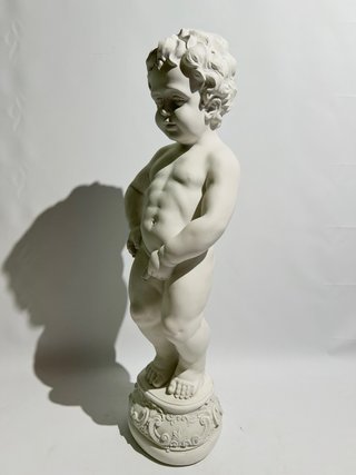 Estatua Decorativa de Niño