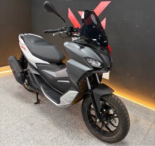APRILIA SR GT 125