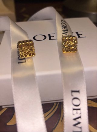 Pendientes Loewe