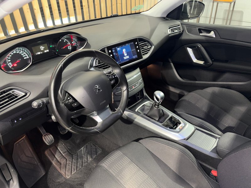 Peugeot 308 2016, foto 8