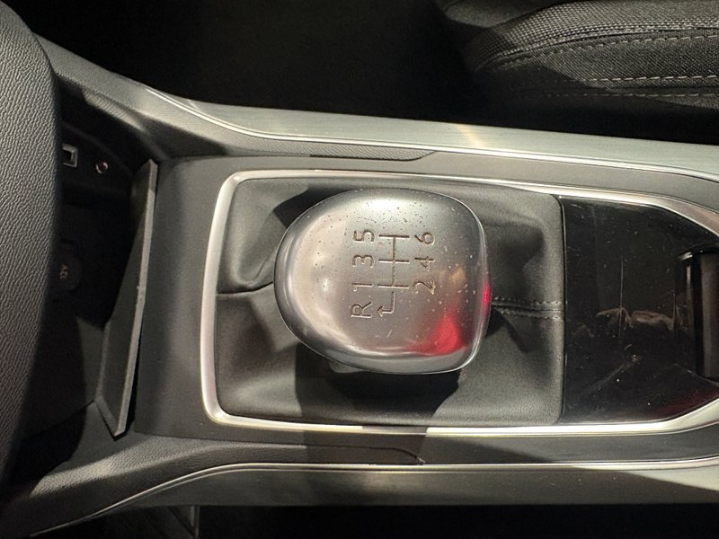 Peugeot 308 2016, foto 25