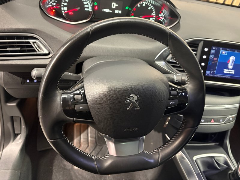 Peugeot 308 2016, foto 24