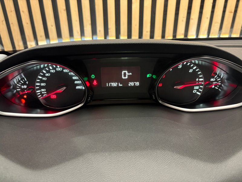 Peugeot 308 2016, foto 29