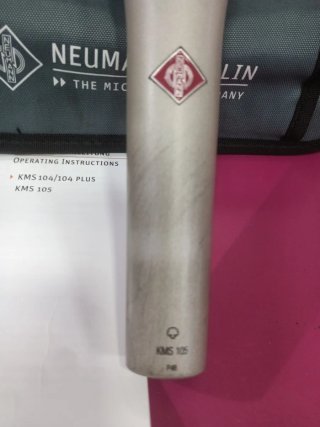 Micrófono Neumann KMS 105 con funda