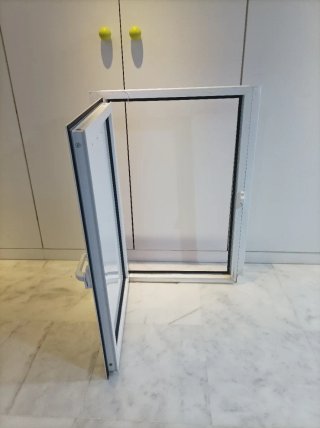 Puerta de Aluminio Blanca