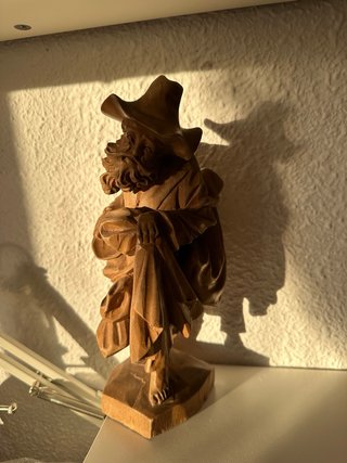 Figura madera tallada vagabundo