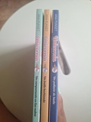 UNICORNIA 3 libros