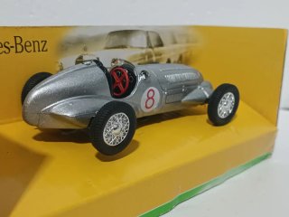 Coche 1:43  Mercedes-Benz