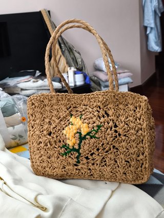Bolso de Paja con Bordado Floral