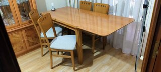 Mesa de Comedor con 4 Sillas