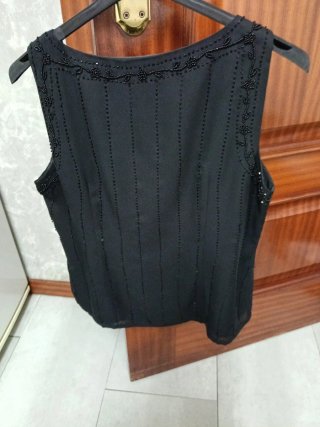 Top negro Corio con abalorios talla 44