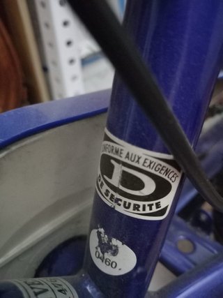 Bicicleta infantil azul 16