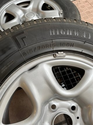 Llantas toyota rav4 215/70R15