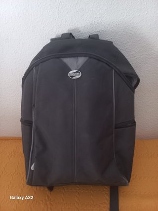 Mochila American Tourister Negra y Gris